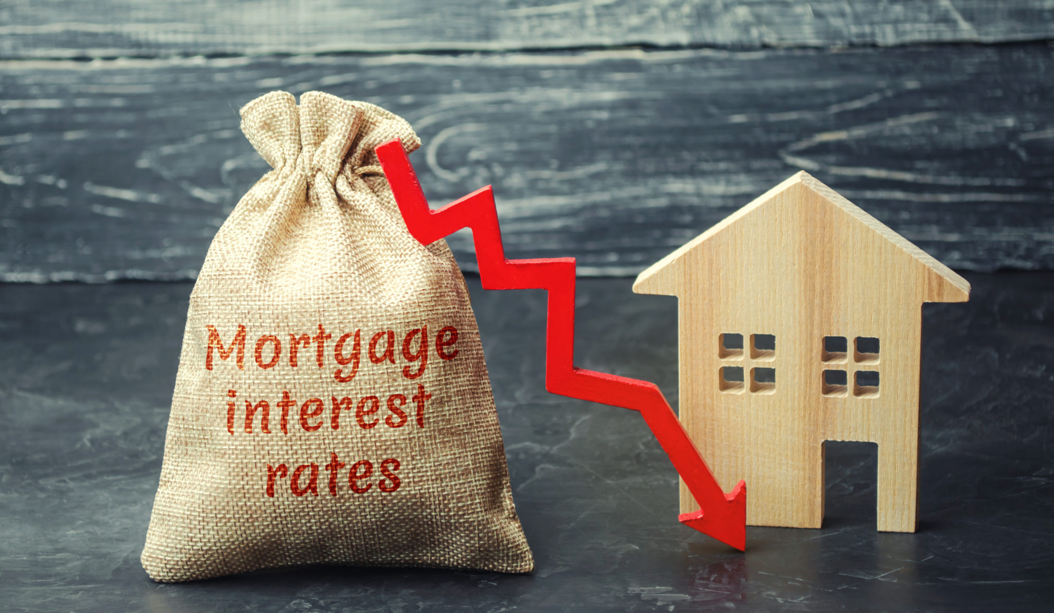 How Lower Interest Rates Benefit Custom Home Builders and Buyers